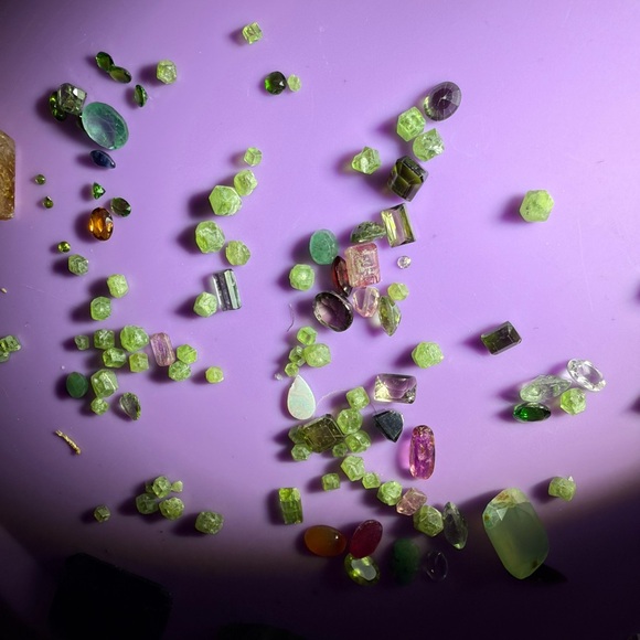 Assorted Gemstones Collection - Picture 5 of 15